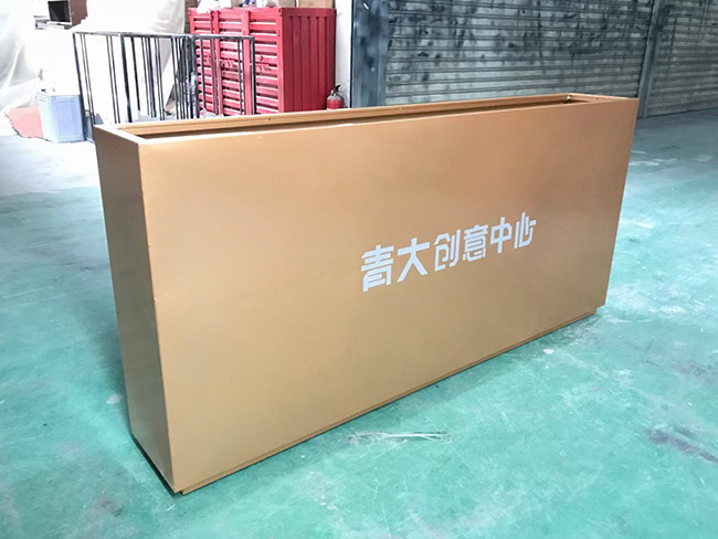 成都商铺外摆金属花箱厂家哪家好