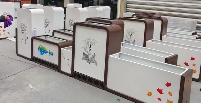 成都商铺外摆金属花箱定制厂家