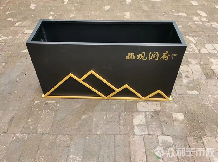 成都龙泉驿区道路护栏花箱