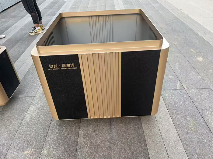 广元铝合金花箱日常维护