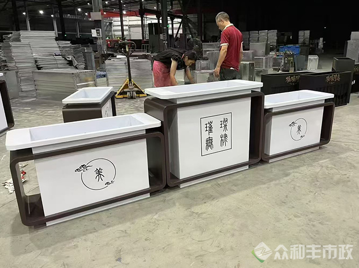 自贡金属道路护栏花箱厂家直销