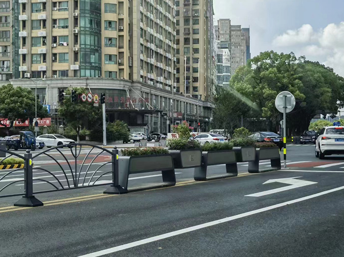 甘孜铝合金道路护栏花箱厂家有哪些