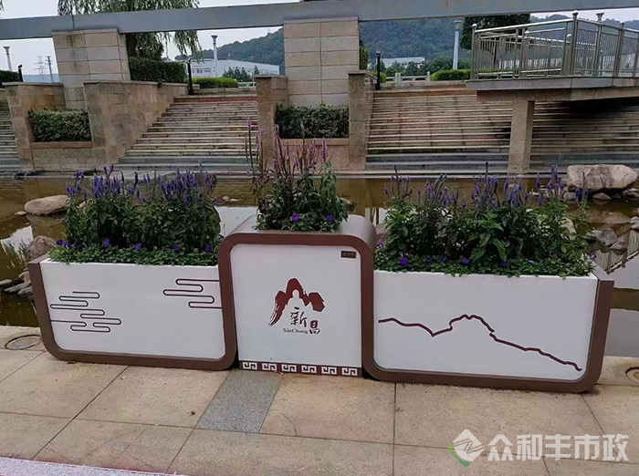 成都龙泉驿区金属花箱厂家定做