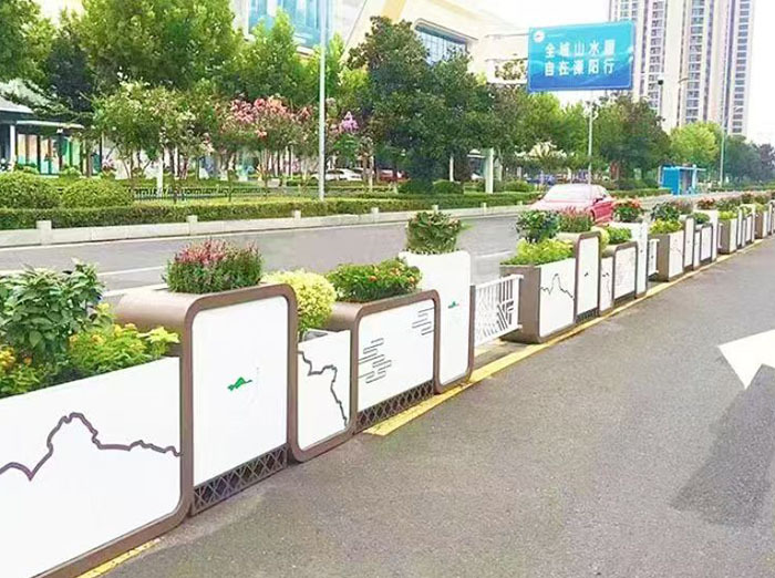 成都青白江区道路护栏花箱怎么选？6 大硬核准则，生产厂家手把手教你选