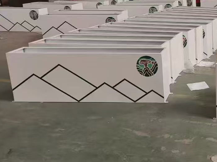 成都围栏隔断不锈钢花箱定制