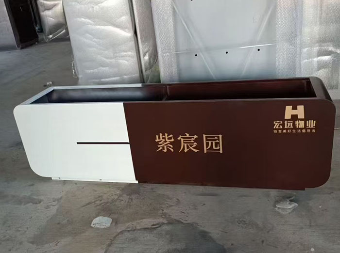 成都围栏隔断金属花箱批发