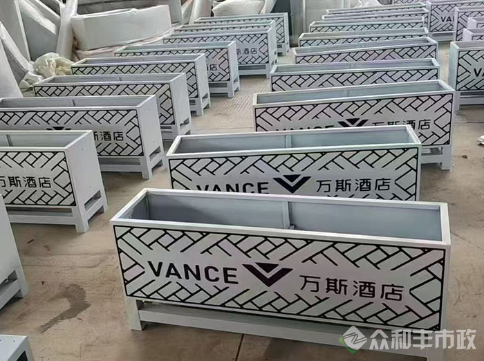 宜宾道路护栏隔离花箱设计趋势