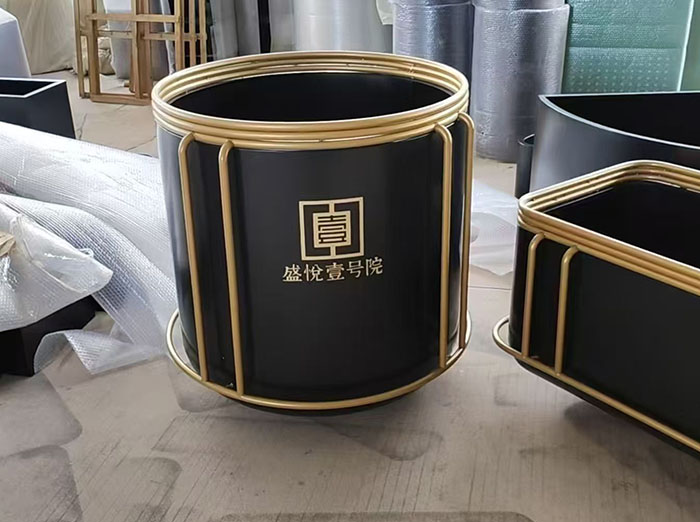 成都金堂县围栏隔离花箱厂家批发