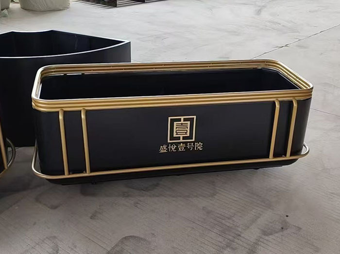 成都围栏隔断铝合金花箱厂家直销